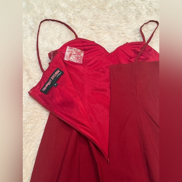 NWOT Tempest Storm by Tatyana Red Beaded Rosette Wiggle Dress - Size Small - Picture 8 of 8